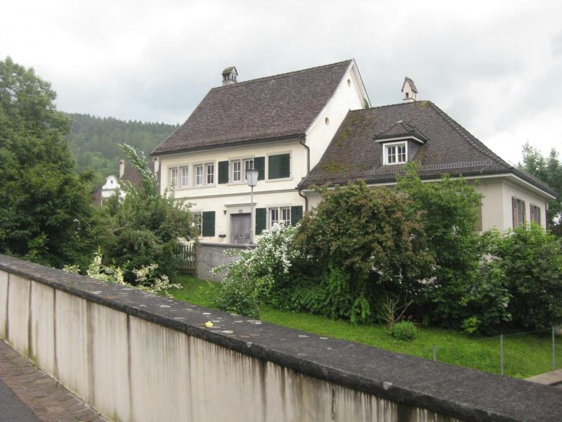 Bücherei seitliche Aufnahme